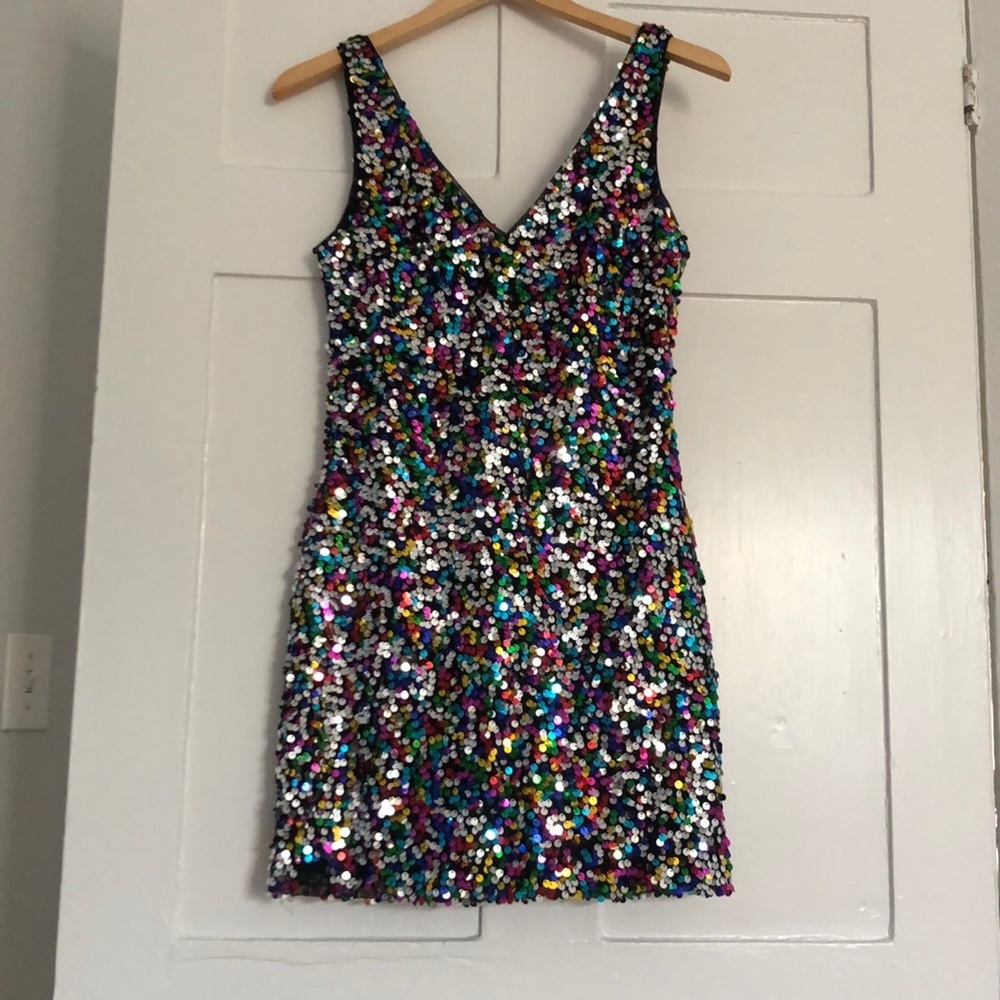 Lulus Sequin V-neck dress!